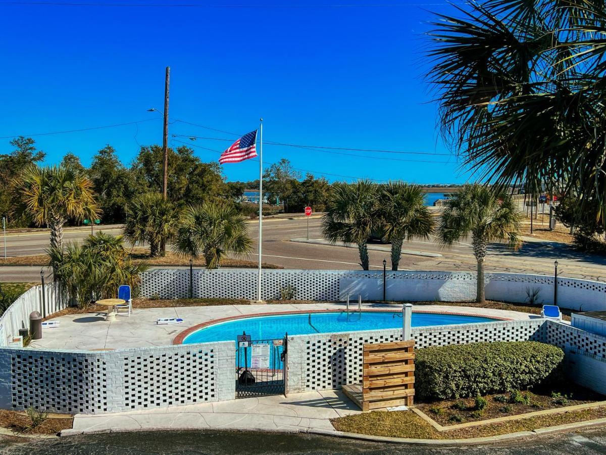 ווילמינגטון Waterway View Studio 2 W/ Pool, 1 Mile To Wrightsville Beach מראה חיצוני תמונה